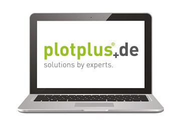 plotplus Logo wird auf einem Laptop angezeigt